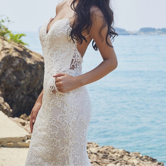 Chic Nostalgia “Lennox” Wedding Gown - Picture 4 of 12